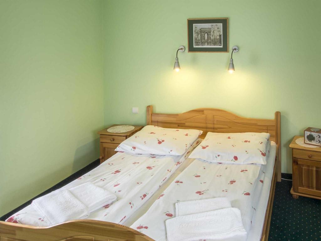 Marzenie Bed and Breakfast Przesieka Habitación foto