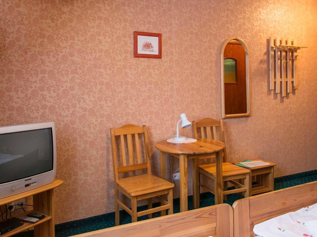 Marzenie Bed and Breakfast Przesieka Habitación foto